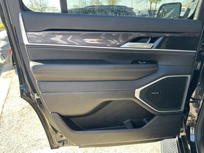 2024 Jeep Wagoneer Base