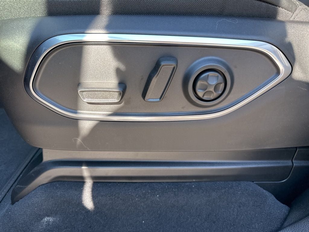 2024 Jeep Wagoneer Base