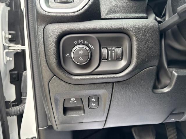 2023 RAM 1500 Laramie Crew Cab 4x4 5'7' Box