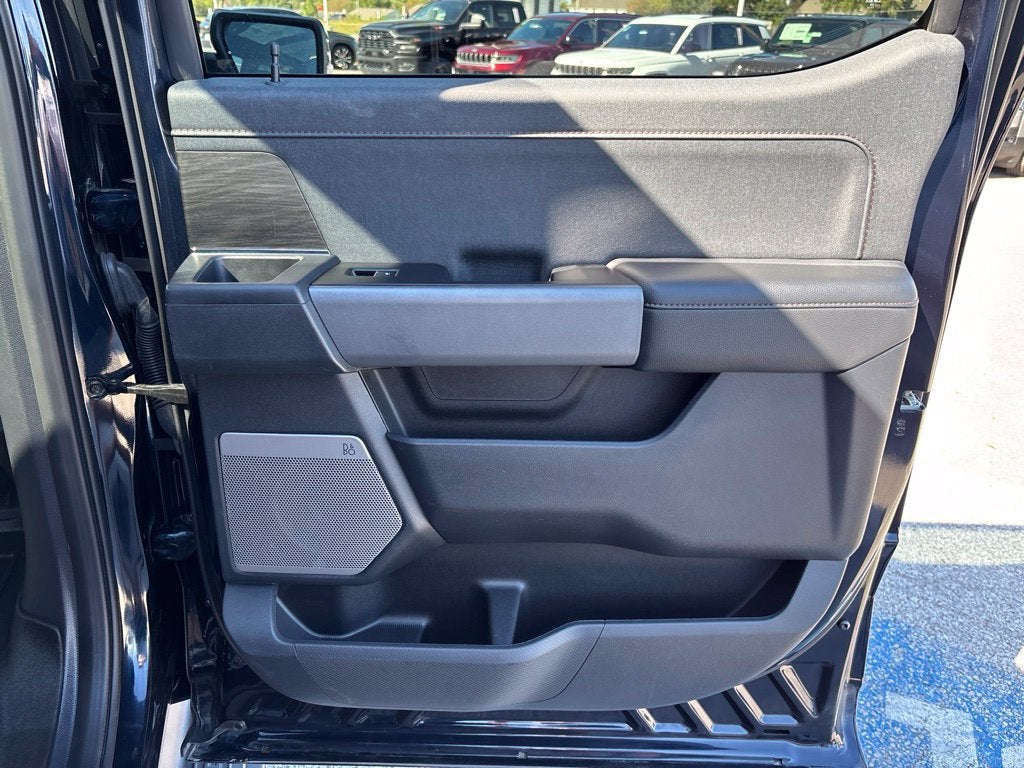 2024 Ford F-150 Lightning LARIAT