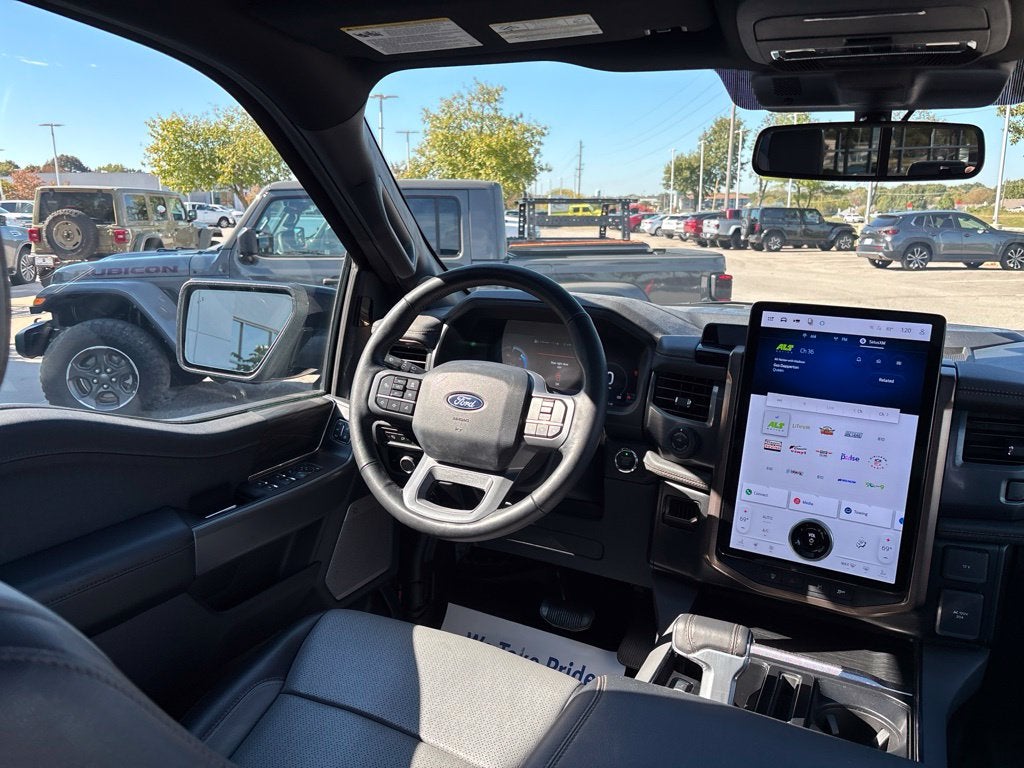 2024 Ford F-150 Lightning LARIAT