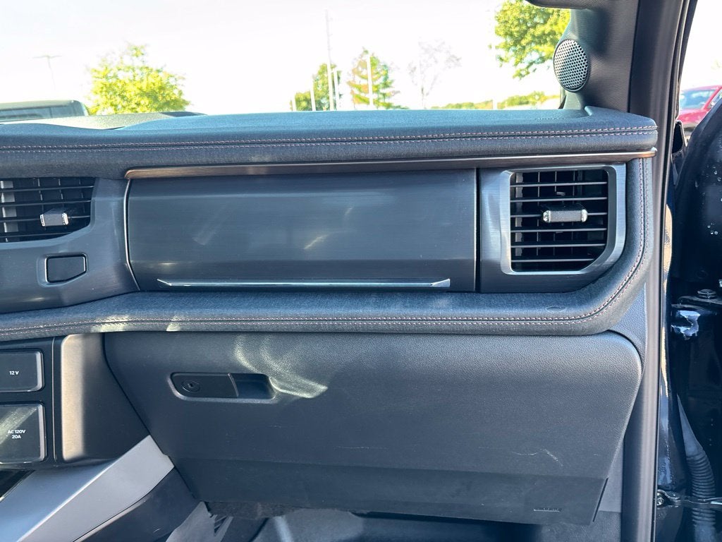 2024 Ford F-150 Lightning LARIAT