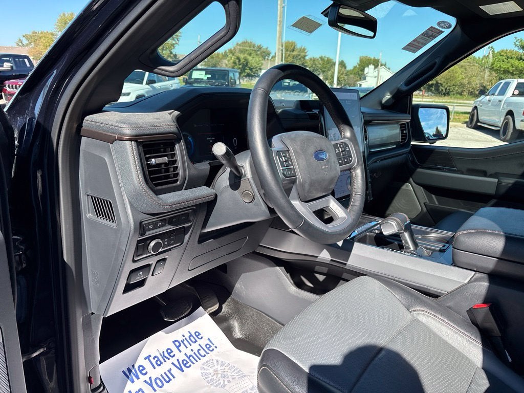 2024 Ford F-150 Lightning LARIAT