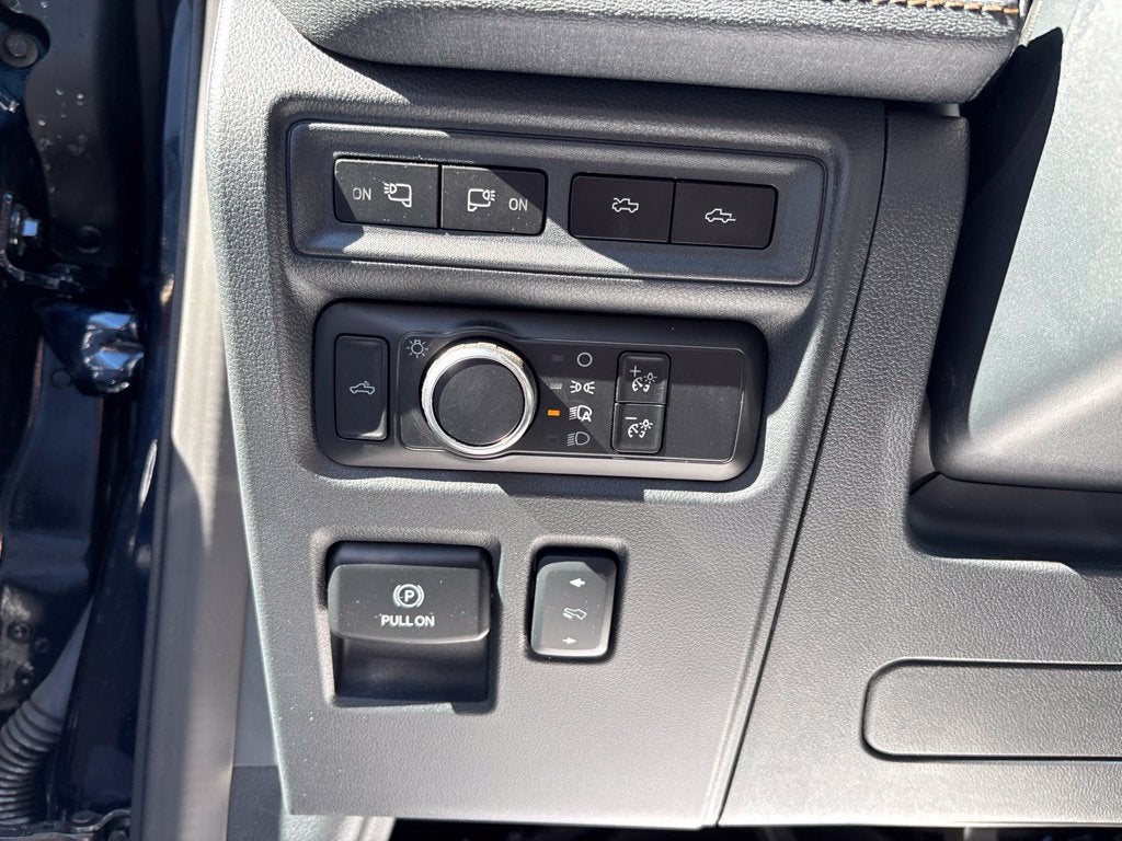 2024 Ford F-150 Lightning LARIAT
