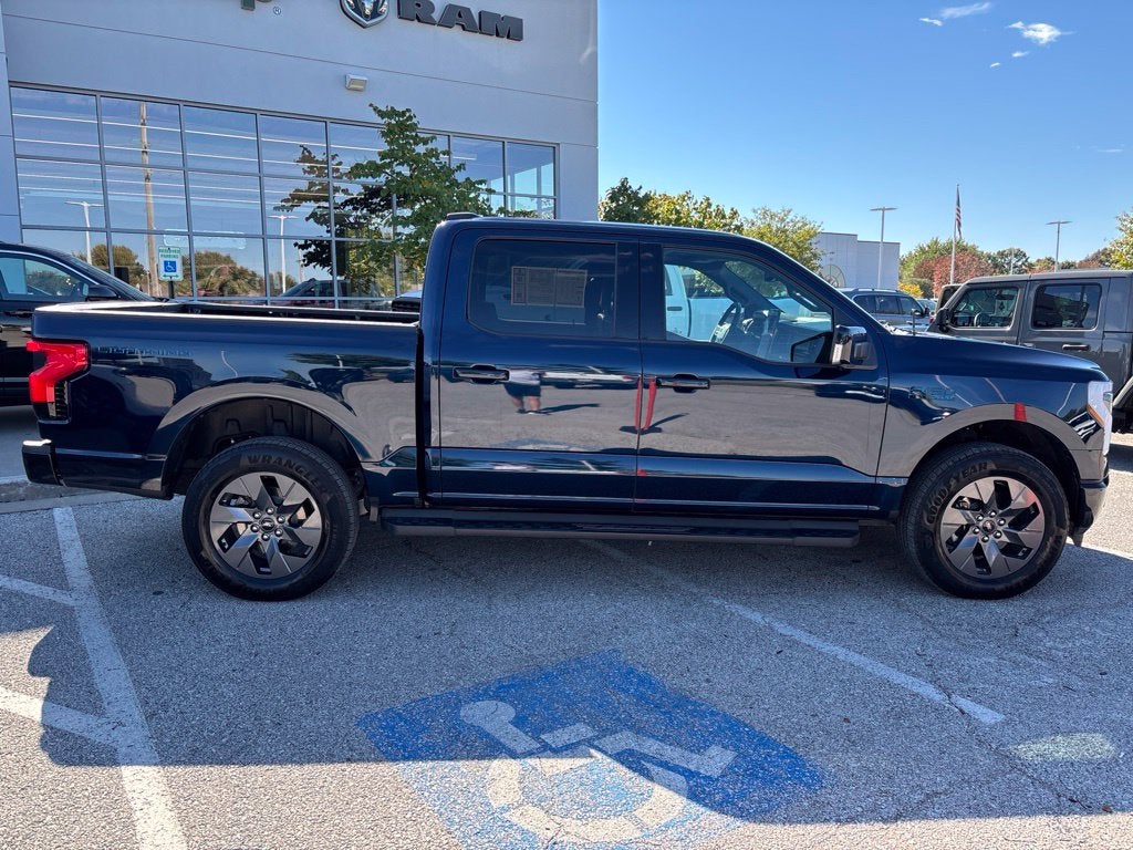 2024 Ford F-150 Lightning LARIAT