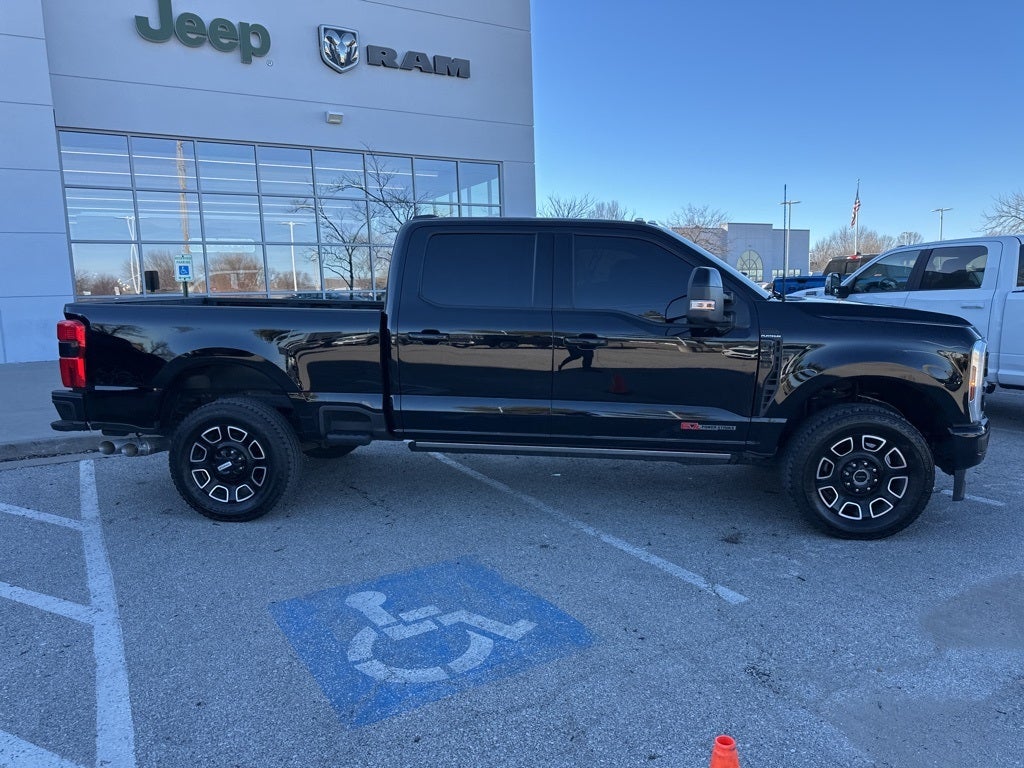 2025 Ford F-350SD Platinum