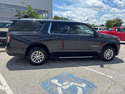 2024 Chevrolet Suburban 4WD LT