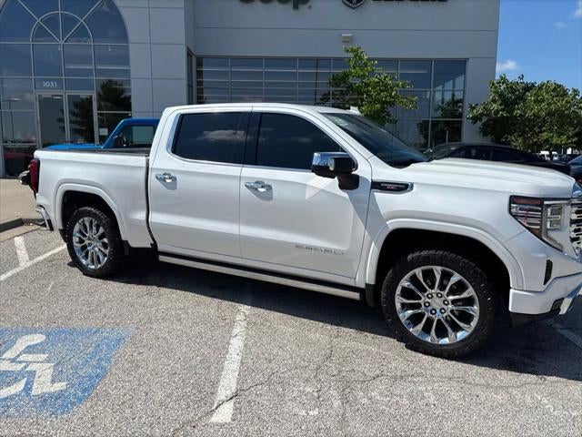 2023 GMC Sierra 1500 4WD Crew Cab Short Box Denali