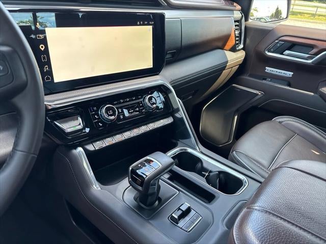 2023 GMC Sierra 1500 4WD Crew Cab Short Box Denali