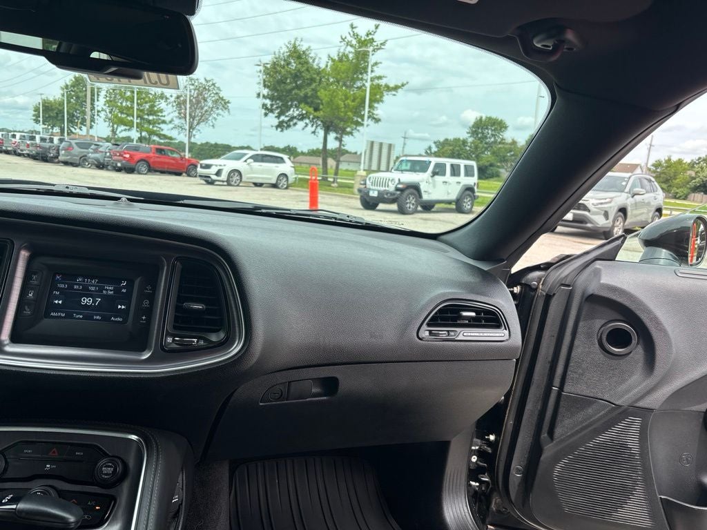 2015 Dodge Challenger SXT