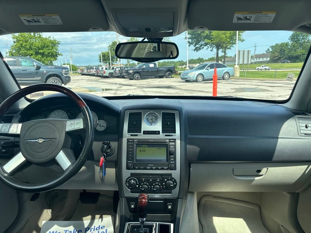 2005 Chrysler 300C Base
