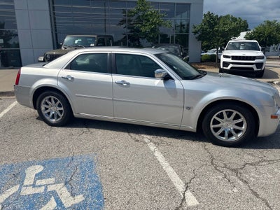 2005 Chrysler 300C Base