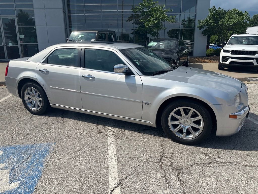 2005 Chrysler 300C Base