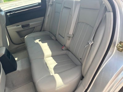 2005 Chrysler 300C Base
