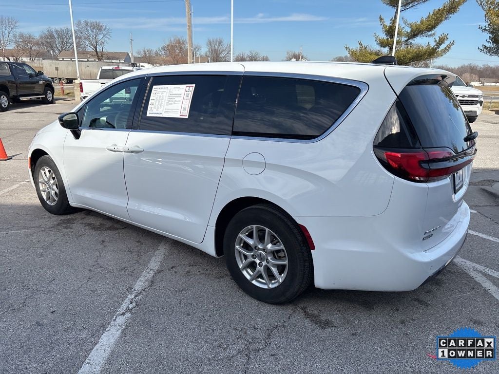 2025 Chrysler Pacifica Select