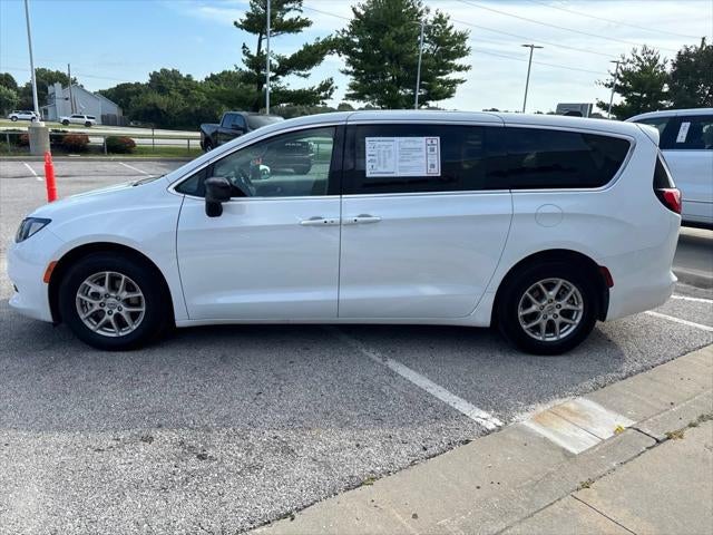 2024 Chrysler Voyager LX