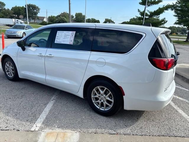 2024 Chrysler Voyager LX