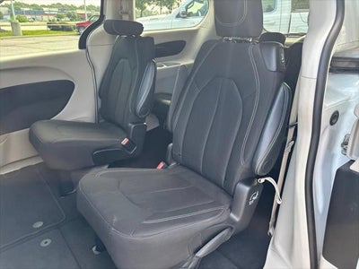 2024 Chrysler Voyager LX