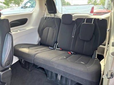 2024 Chrysler Voyager LX