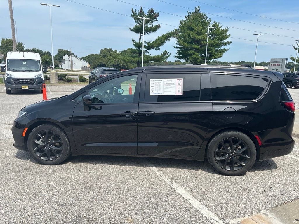 2025 Chrysler Pacifica Limited