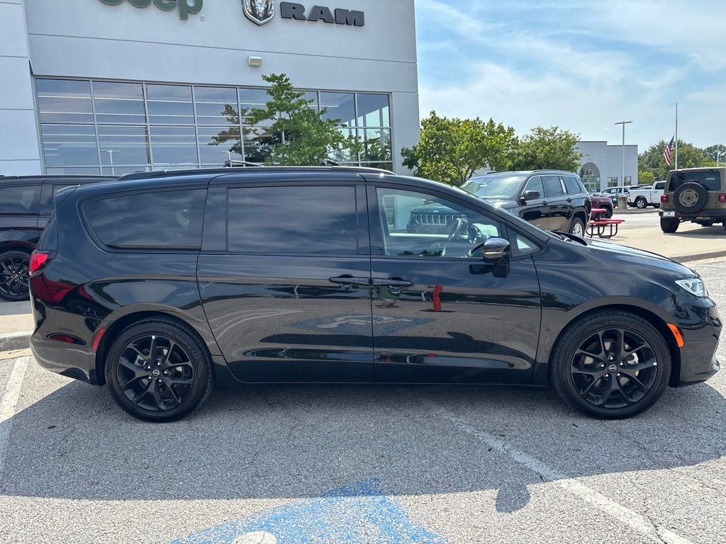 2025 Chrysler Pacifica Limited