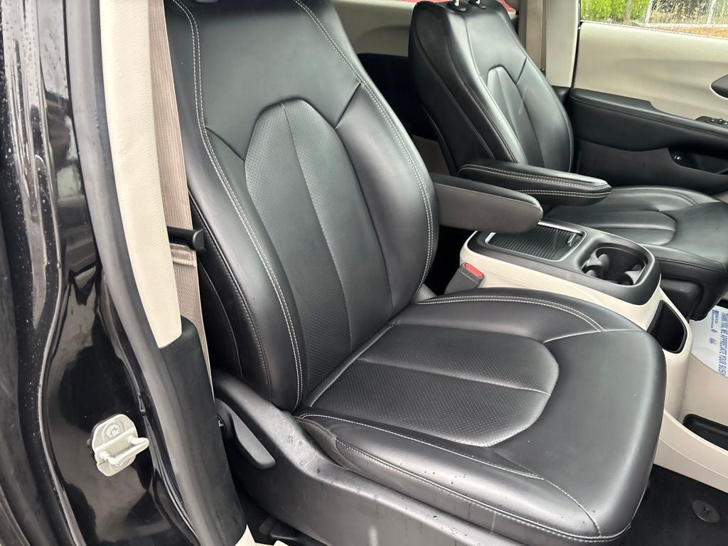 2023 Chrysler Pacifica Hybrid Touring L