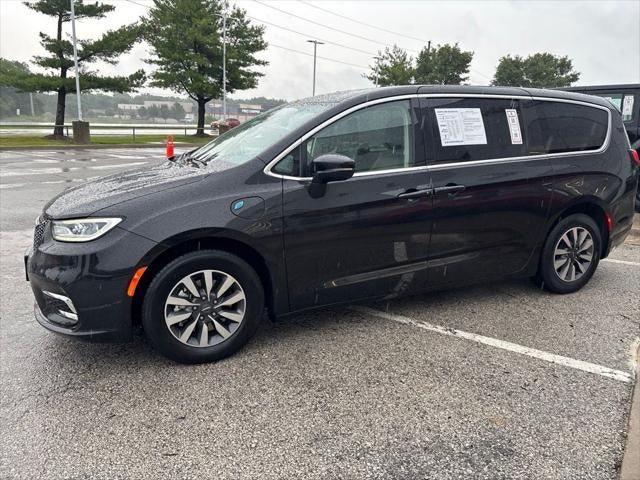 2023 Chrysler Pacifica Hybrid Touring L