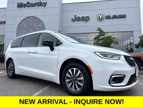 2024 Chrysler Pacifica Hybrid Select