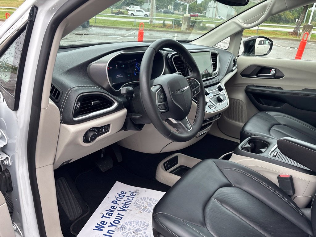 2024 Chrysler Pacifica Hybrid Select