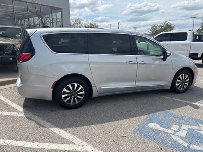 2023 Chrysler Pacifica Hybrid Limited
