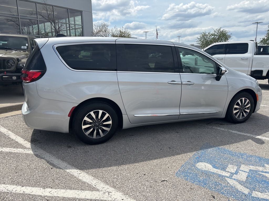 2023 Chrysler Pacifica Hybrid Limited