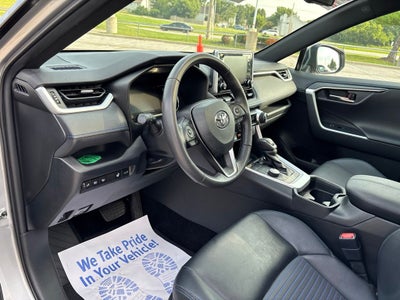 2020 Toyota RAV4 Hybrid XSE