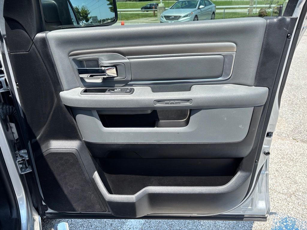 2018 RAM 1500 Big Horn Crew Cab 4x4 5'7' Box