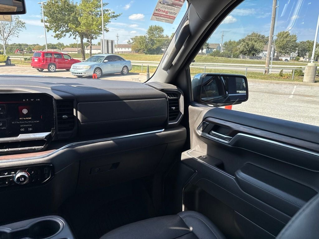 2024 GMC Sierra 1500 4WD Crew Cab Short Box SLT