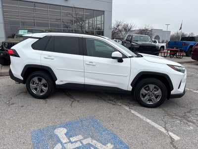 2022 Toyota RAV4 Hybrid XLE