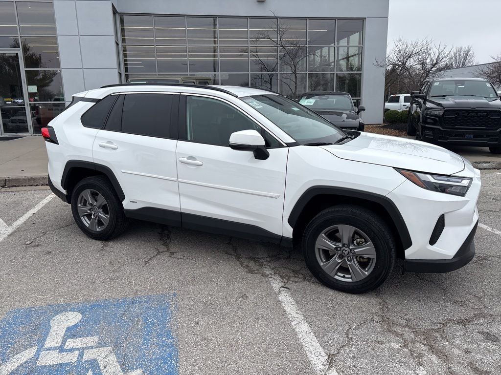 2022 Toyota RAV4 Hybrid XLE