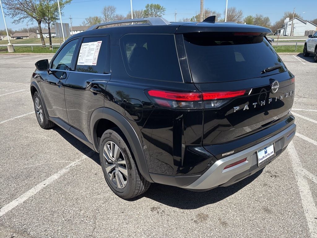 2025 Nissan Pathfinder SL