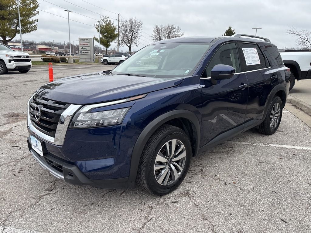 2025 Nissan Pathfinder SL