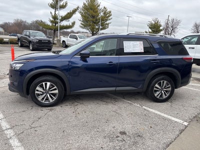 2025 Nissan Pathfinder SL