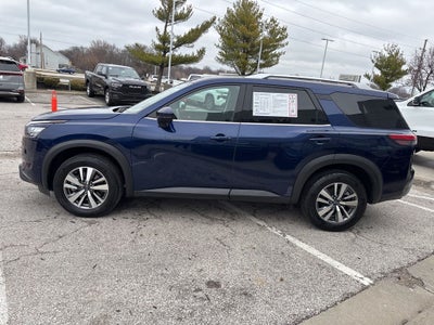 2025 Nissan Pathfinder SL