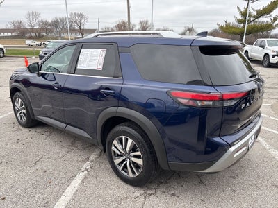 2025 Nissan Pathfinder SL