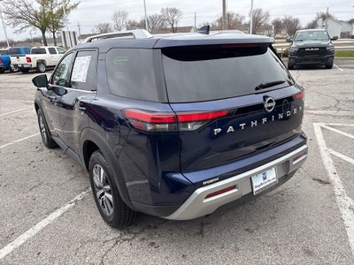 2025 Nissan Pathfinder SL