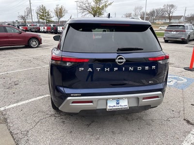 2025 Nissan Pathfinder SL