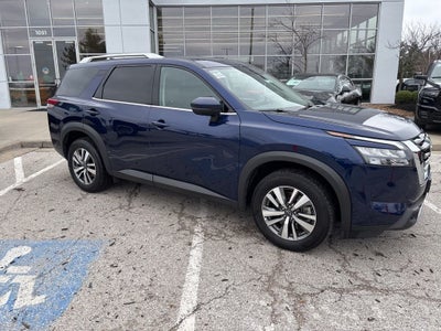 2025 Nissan Pathfinder SL