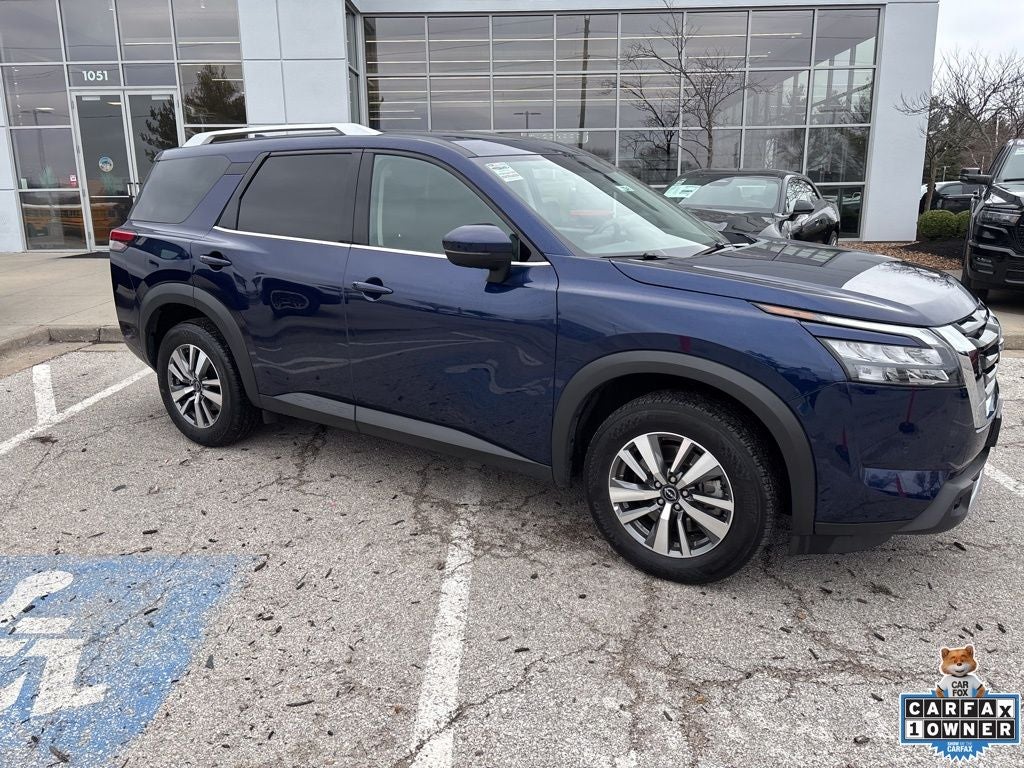 2025 Nissan Pathfinder SL