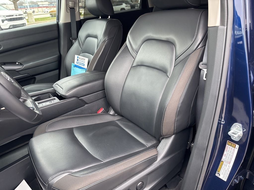 2025 Nissan Pathfinder SL