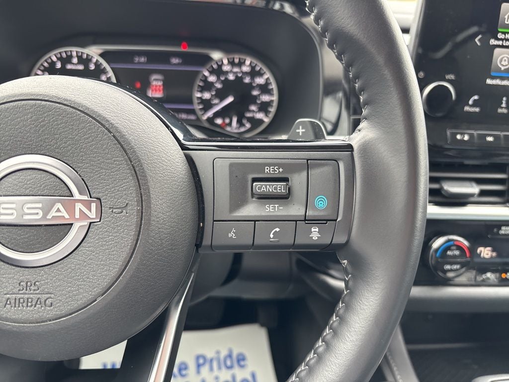 2025 Nissan Pathfinder SL