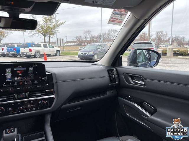 2025 Nissan Pathfinder SL FWD