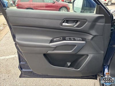 2025 Nissan Pathfinder SL FWD