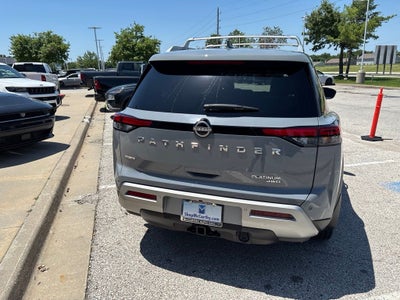 2023 Nissan Pathfinder Platinum